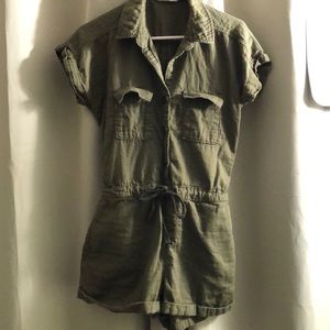 Sun & Shadow Olive Green Romper. Size S